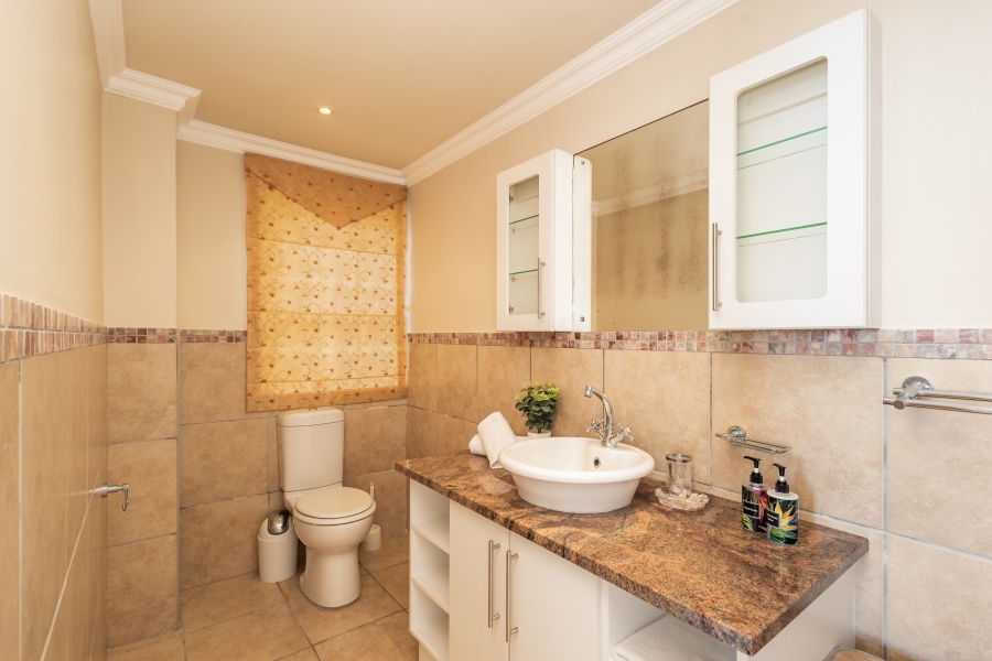 7 Bedroom Property for Sale in Beacon Isle Western Cape